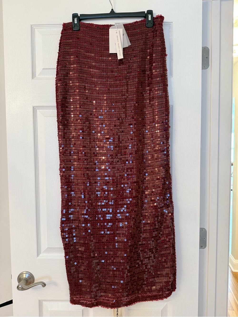 MARS THE LABEL THE NIA SEQUIN MAXI SKIRT SET IN WINE - Picture 4 of 14
